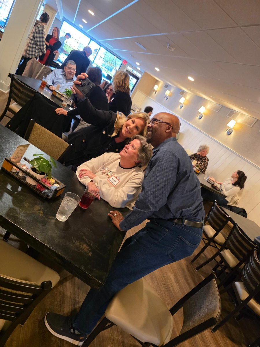 Janelle Stelson tweet media