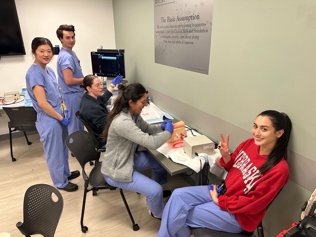 RushAnesthesia's tweet photo. Take a closer look at the CA0’s during their APS Workshop 💪 Brought to you by Dr. Neal Mehta, and residents Dr. Beres and Patel! Amazing job everyone! https://t.co/hQXaQDrNMt