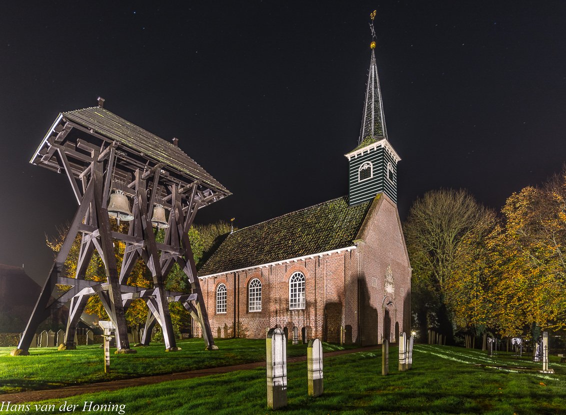 ypma_albert's tweet image. ... echo's van voetstappen achter je terwijl er niemand staat; opeens luidt een klok; stemmen uit graven; een deur die open gaat ...

#Friesland #spook