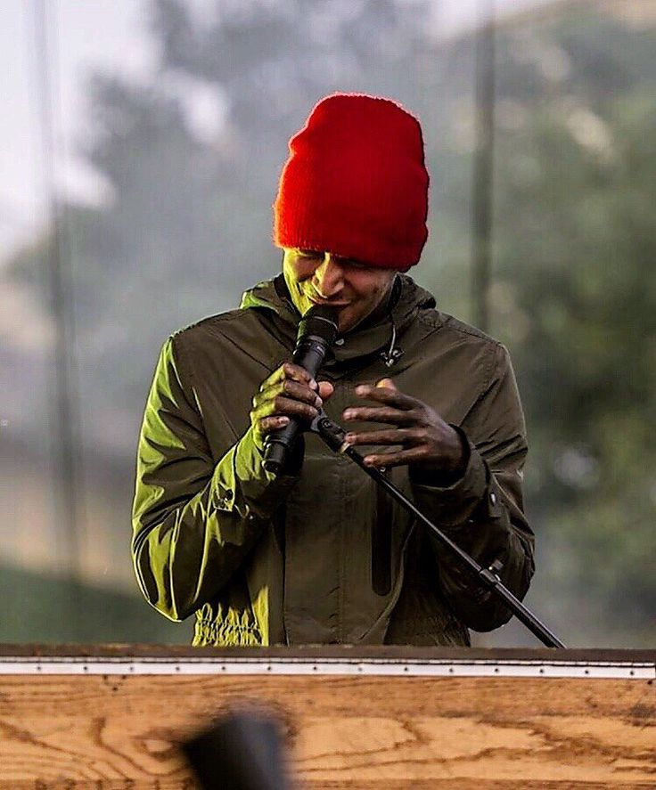 tyler joseph once said |-/ APE ꜱʜᴀᴋʏ ᴋɴᴇᴇꜱ OC tweet media