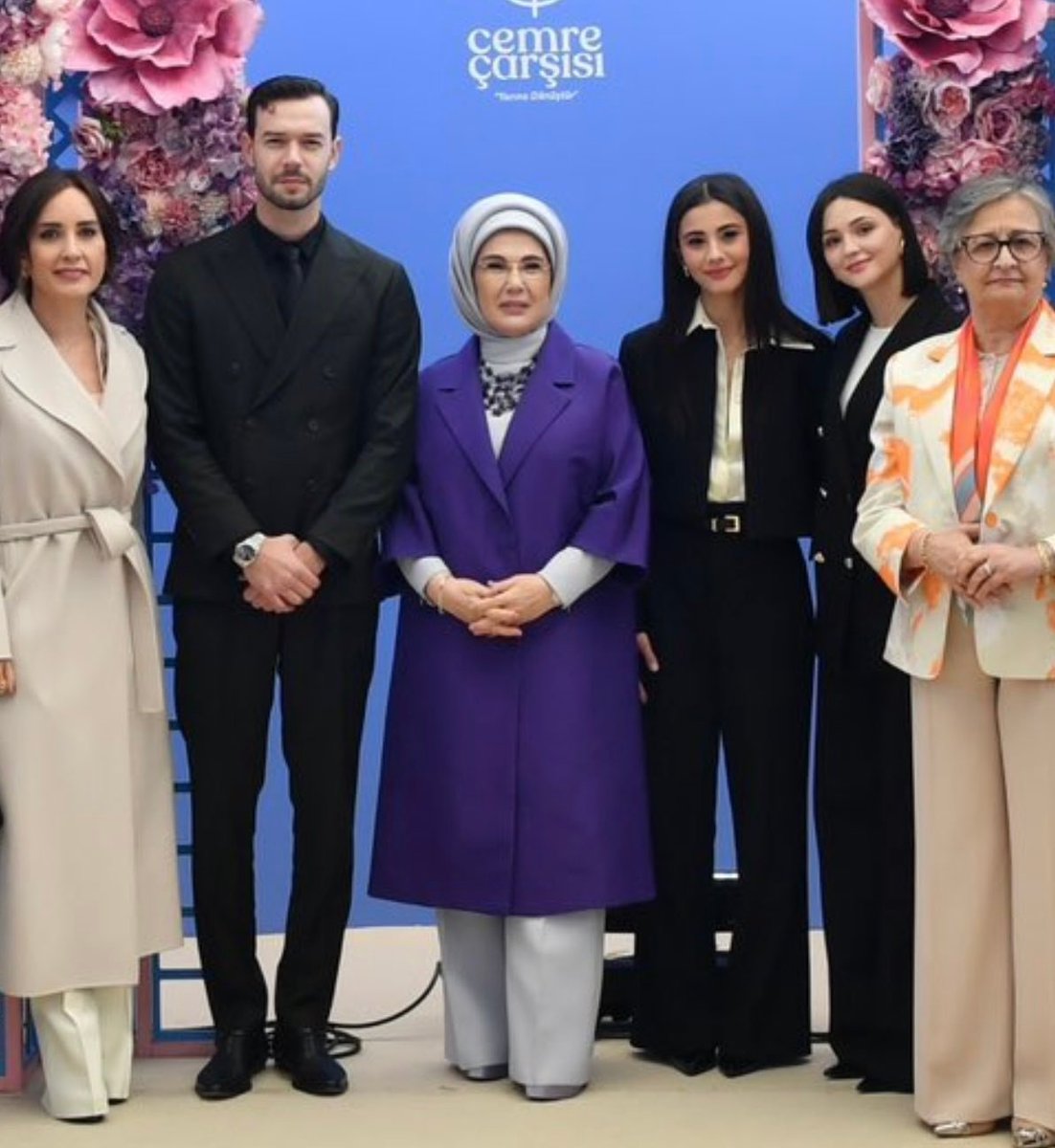 PopFestTR's tweet photo. TOGEM-DER tarafından düzenlenen Cemre Çarşısı programına Aytaç Şaşmaz, Helin Kandemir ve Derya Pınar Ak da katıldı. https://t.co/t3bSdAbRKc