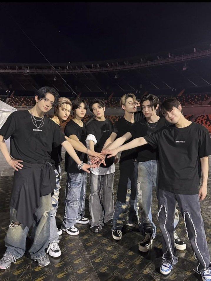 OfflineAleaha tweet media