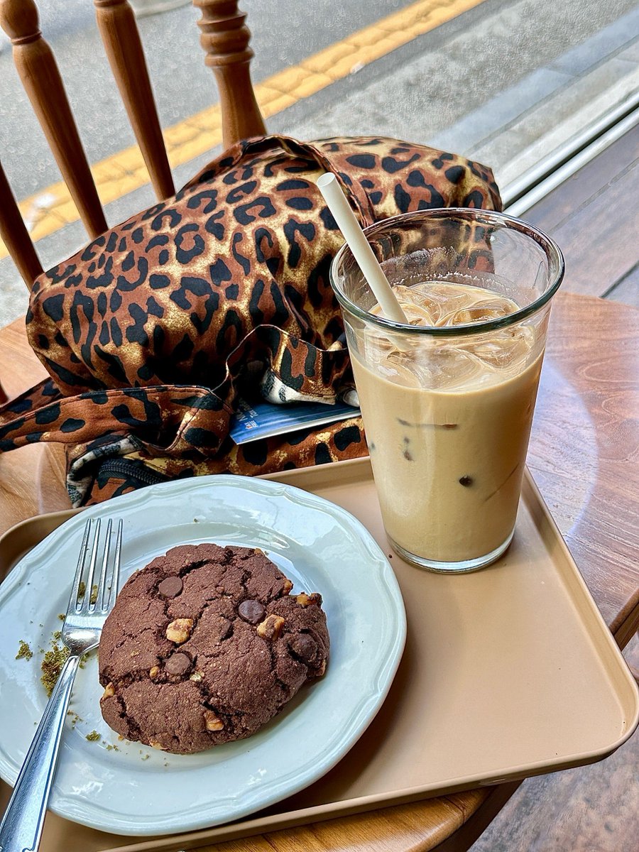 agudogoveronica tweet media