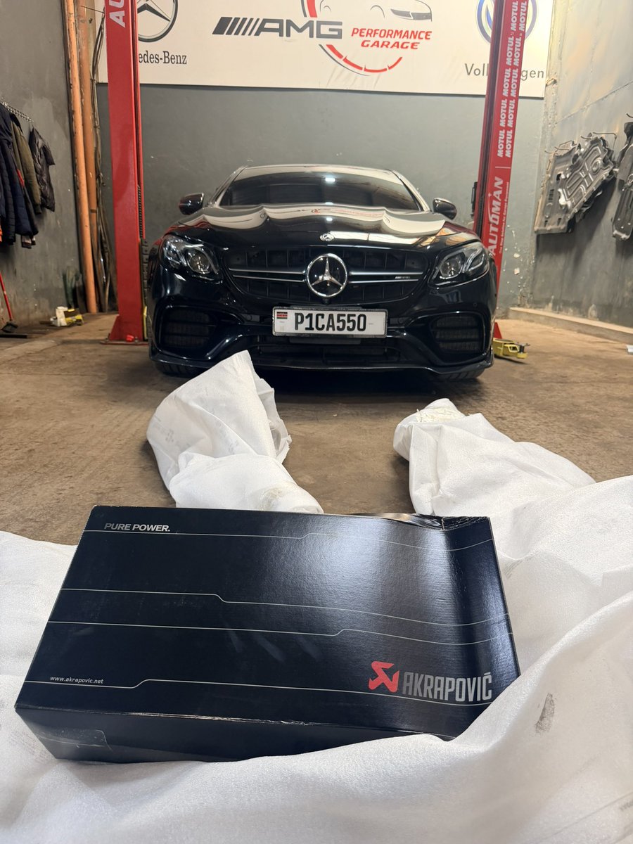 C63KE LOOKIE (@nahidke900) on Twitter photo 