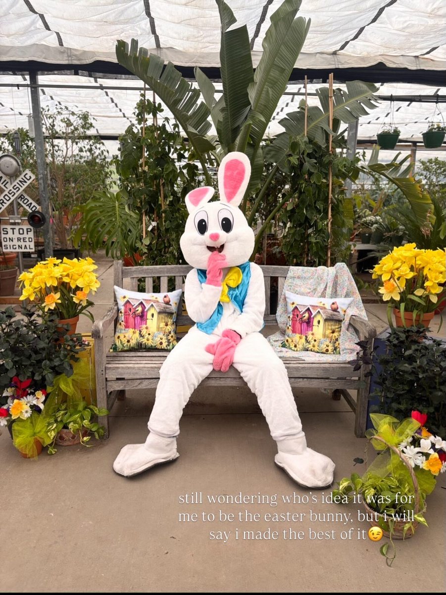 HupkeTeam's tweet image. Hi guys, it’s Mikayla! Here’s a quick little update as to what I’ve been up to the last month or so. From someone signing me up to be the Easter bunny (📷) to Room Service in Milwaukee, my last month has had no shortage of anything but routine.
#hupketeam #remaxforward #realtor