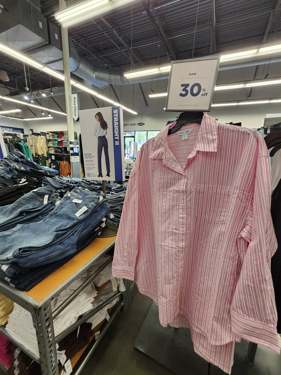 LBVFS's tweet image. Old Navy @LBVFS
🛍️Limited time only Up to 50% OFF Storewide
🏃‍♀️Limited time only Shorts &amp;amp; Tees: Shorts From $12, Tees From $8
Visit store for complete details. Exclusions apply. Sale is subject to change. #deals #promo #shopnow #OldNavy #oldnavystyle