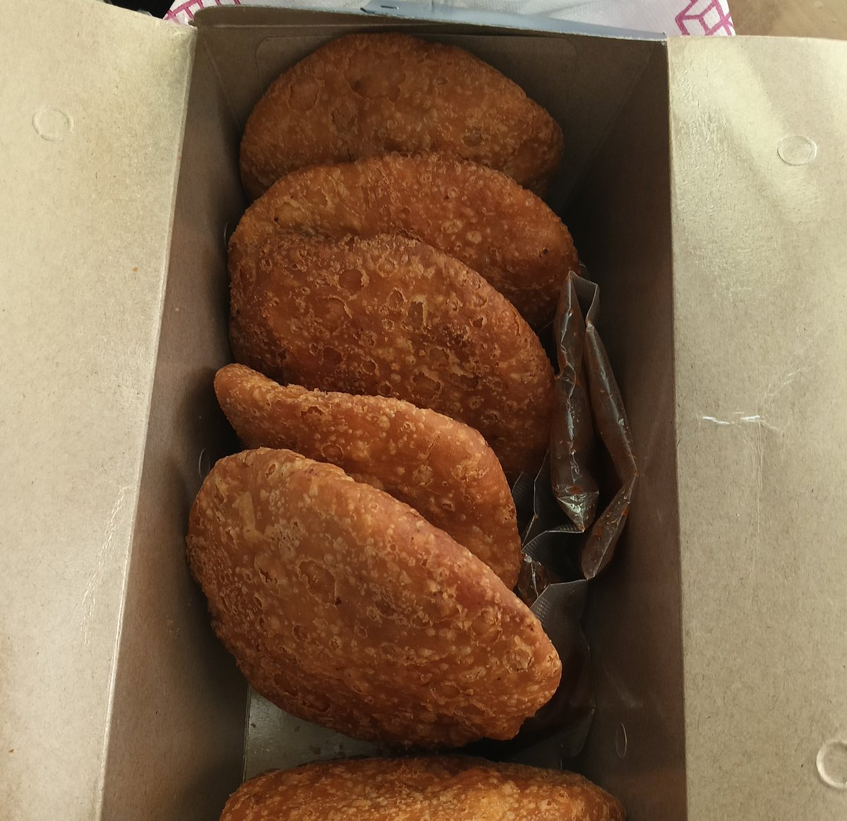 VIKRAMBERA's tweet image. #zomato my recent order from Rawat Mishth Ordered 18 Piyaz Kachori (Order ID: 8028149516) but received only 12. Due to missing items, I had to place another order for 6 Piyaz Kachori (Order ID: 8034735240)
I already reported the issue, but my refund is not given  by company.