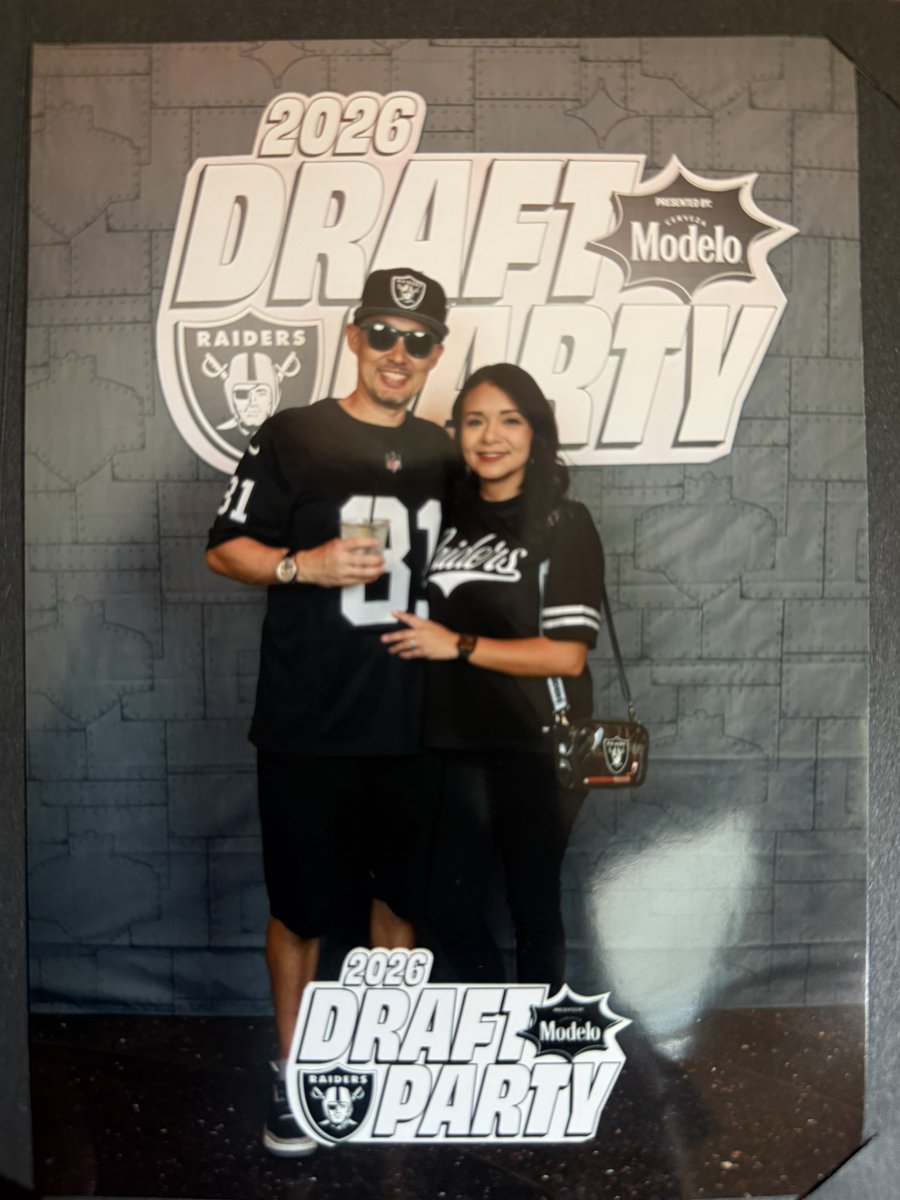 islander04_86's tweet photo. Welcome to The Dark Side Fernando Mendoza!! ����🖤 #RaiderNation @Raiders https://t.co/Y6YxHLGg9E