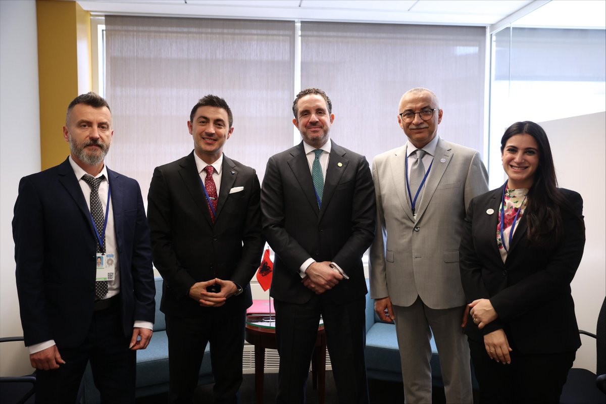 EndritYzeiraj's tweet image. Concluding a productive week at the #IMF and #WorldBank Spring Meetings in Washington, D.C. 

🇦🇱Albania’s post-COVID performance continues to stand out—driven by fiscal discipline, lower public debt, controlled inflation, and sustained growth. 1/