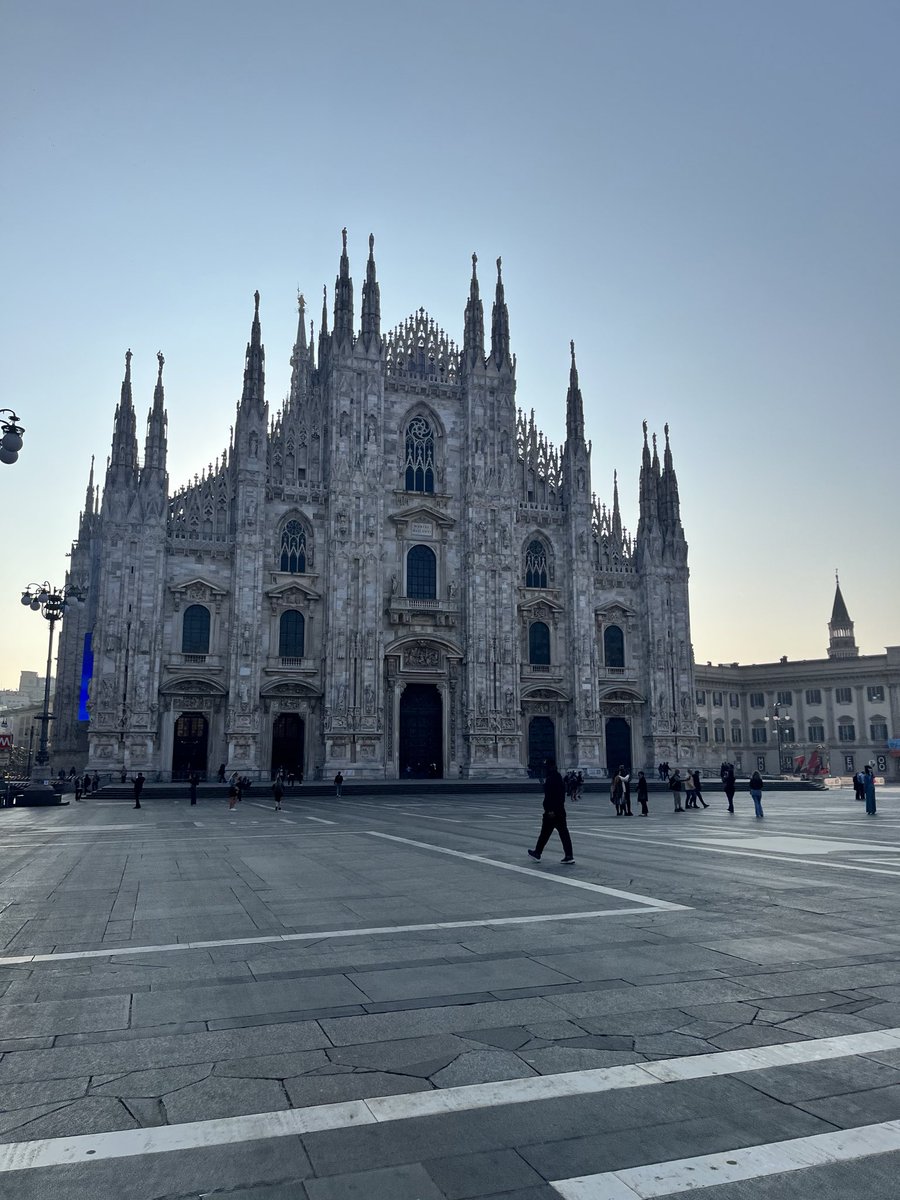StephanieBalen2's tweet photo. April vacation Milan Italy #Duomo https://t.co/1sHqcbrHxj