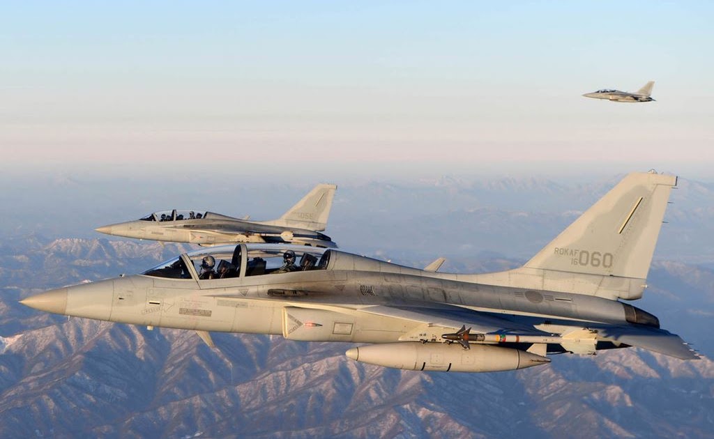 KOMARMIES's tweet image. The #Italian group Leonardo is exploring potential contracts with the Royal #Moroccan Armed Forces, particularly for the Aermacchi M-346 light #aircraft. 

Indeed, Royal Moroccan Air Force 🇲🇦 plans to replace its Alphajet advanced training aircraft in the coming years. During a