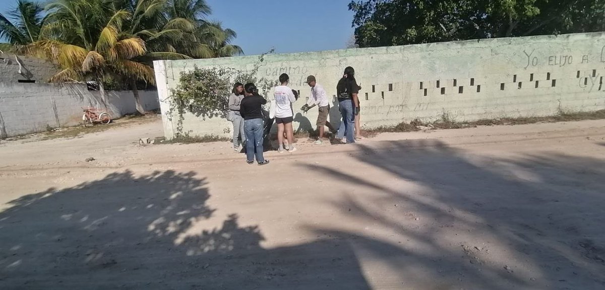 apicampeche's tweet image. 👏🏻 Participaron representantes de 15 instituciones federales, estatales, educativas, prestadores de servicios ecoturísticos y habitantes de la comunidad. 🫶🏻

✅ #APICAM es  una empresa socialmente responsable y comprometida con las comunidades portuarias. 👌🏻 (1/2)