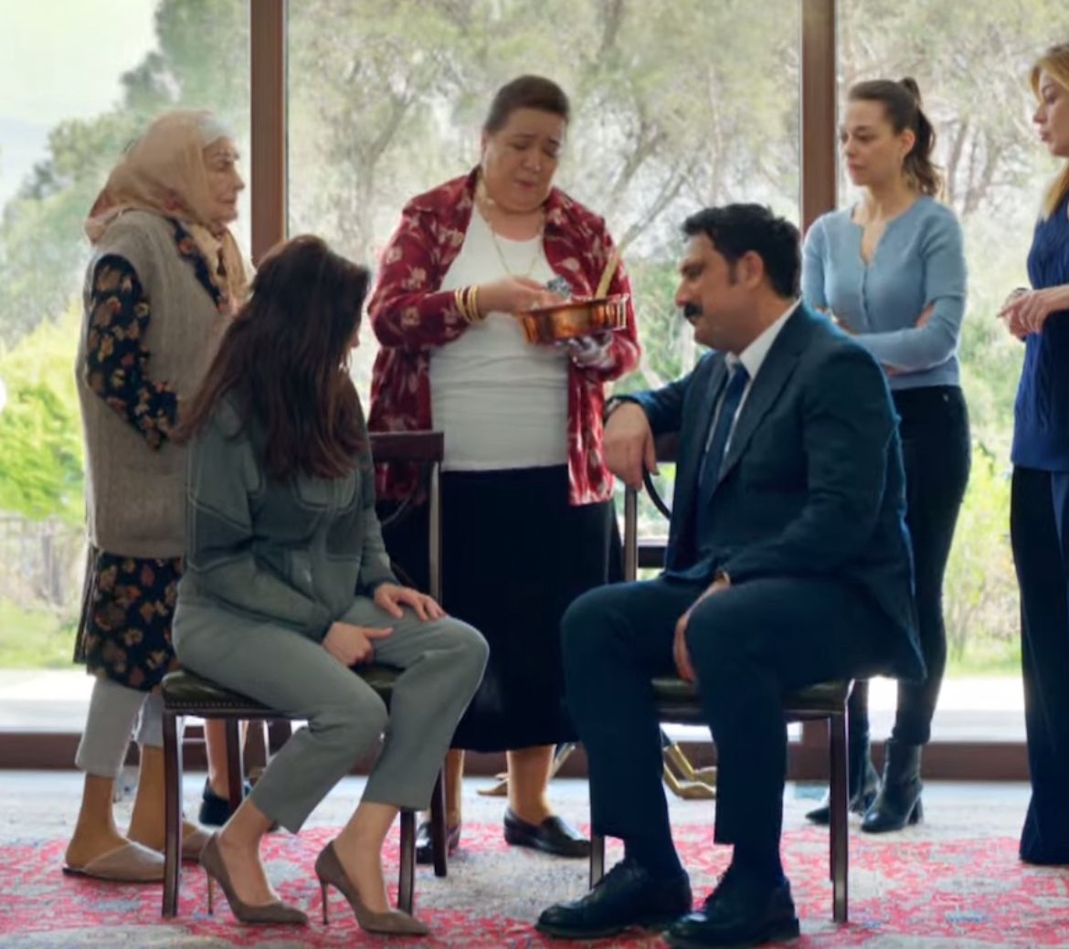 mesela seniha ben senin yerinde olsam bu adamdan durmadan erkek çocuğu üretirim ki, dünya güzelleşsin, green flag’lere ihtiyaç var anlıyor musun, kıskanç olma , cihanı kaptın işte yapsana hikocanı