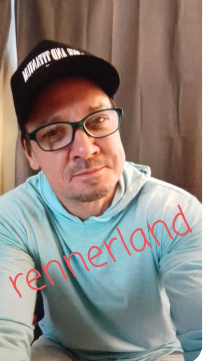 Rennerland tweet media