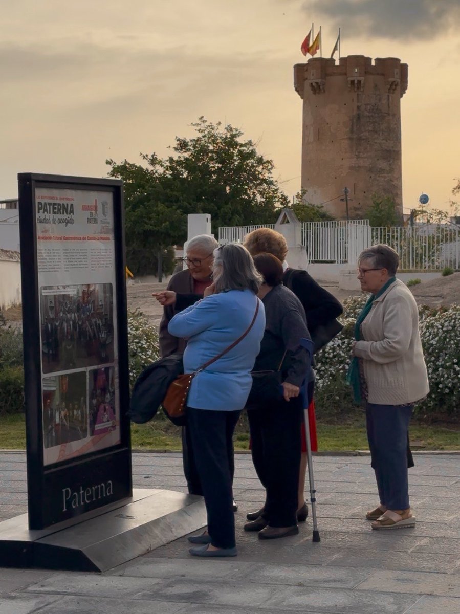 Aterriza en las Exposiciones del Cohetódromo nuestro especial homenaje a uno de los actos más emotivos del año: Arraigados Paterna 🫂

Ven a visitar este recorrido a través de la historia que une Paterna con el resto de pueblos y comunidades hermanas ♥️

Y mañana te espero en