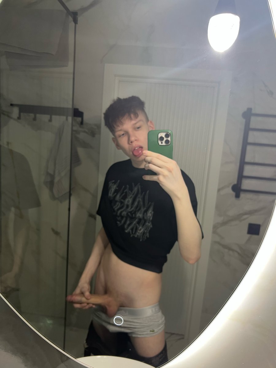 Elliot tweet media