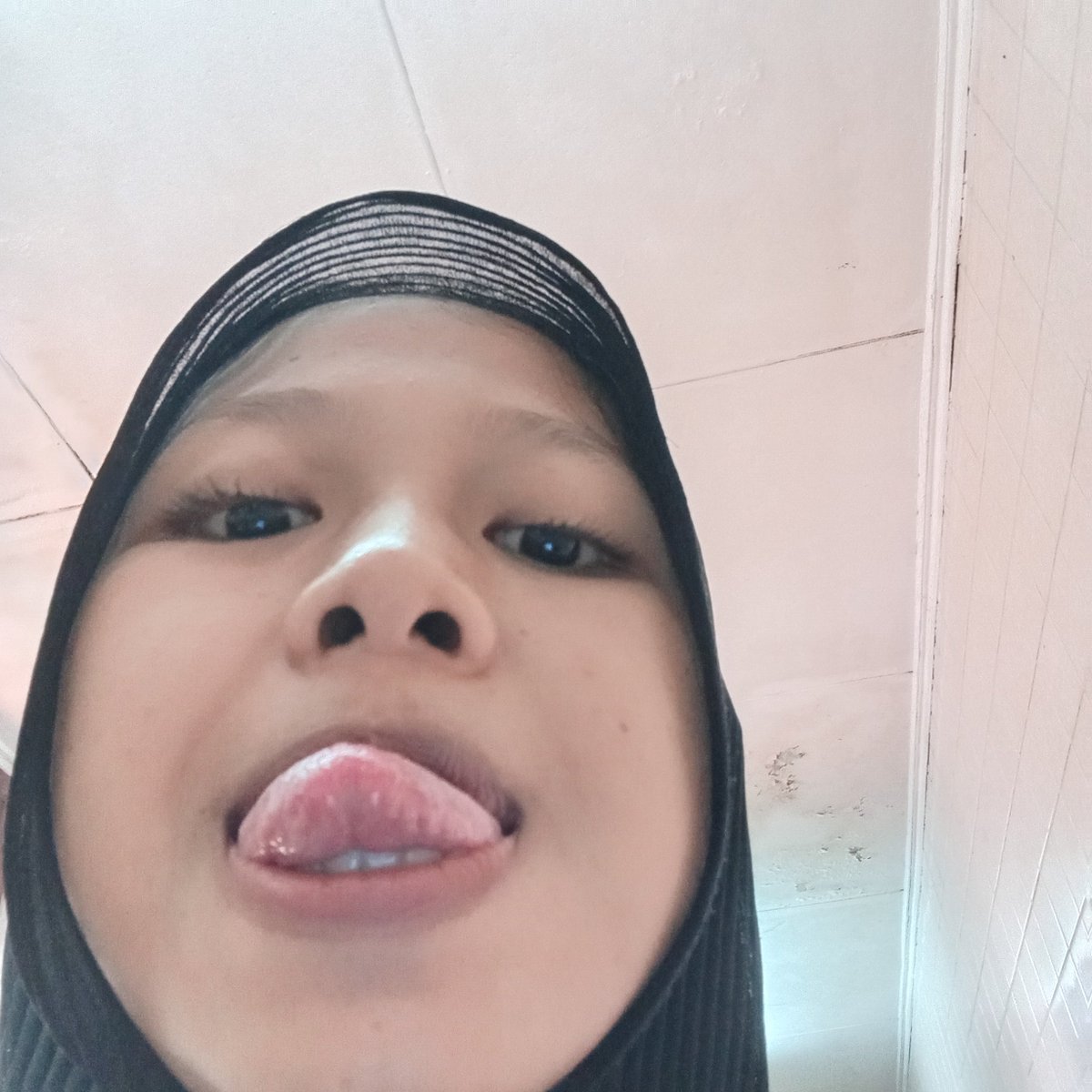 aprilzzaindah's tweet photo. 🗿🤚🏻 https://t.co/IyKrMo9uzc