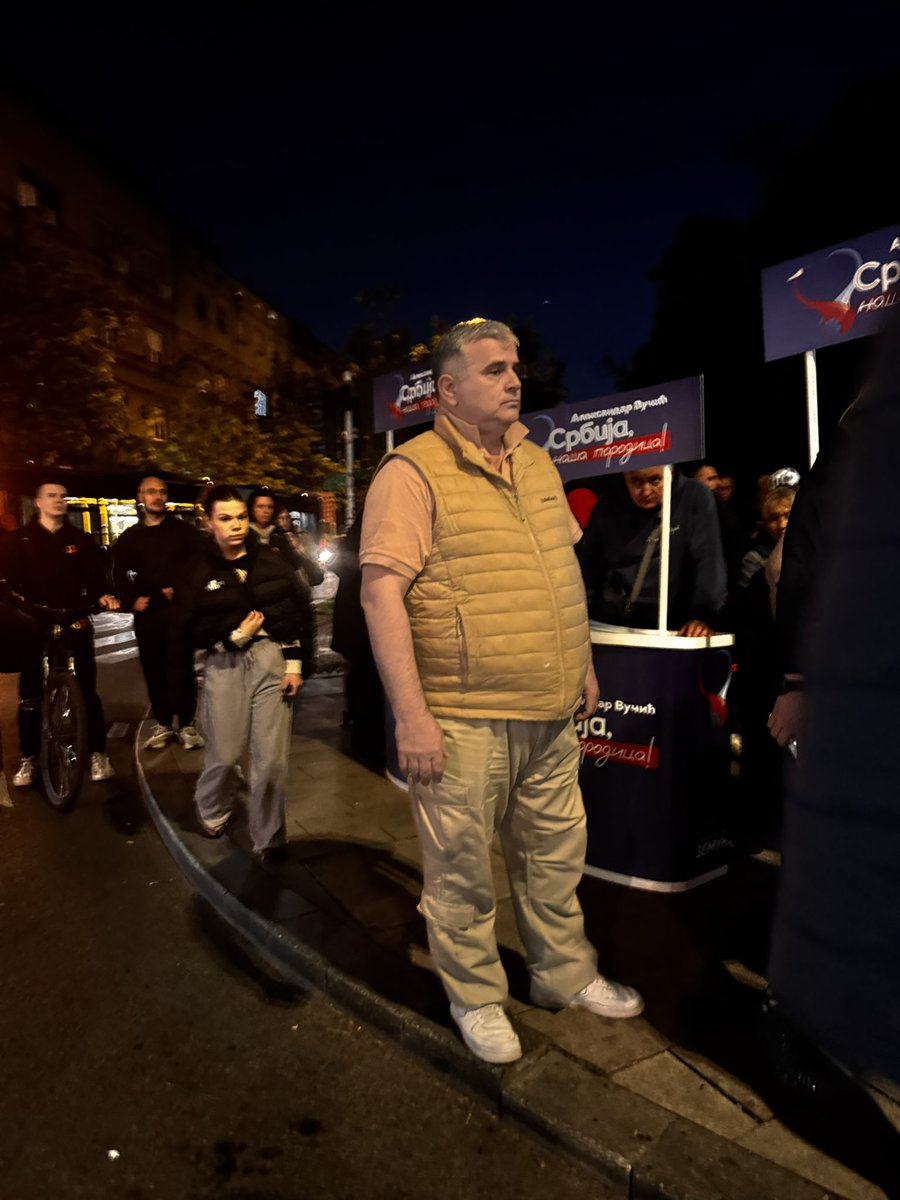 OVA SNS  VEPRINA ME JE SVOM SNAGOM NABOLA U RAME ! Iz Zemuna nije !! Prepoznavanje molim
