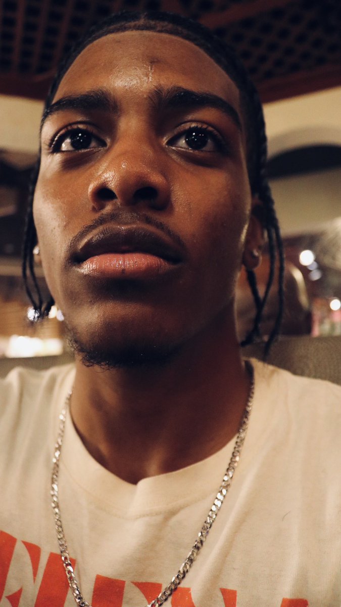 vipmalikkk's tweet image. With or without the glasses #detroit #nfs