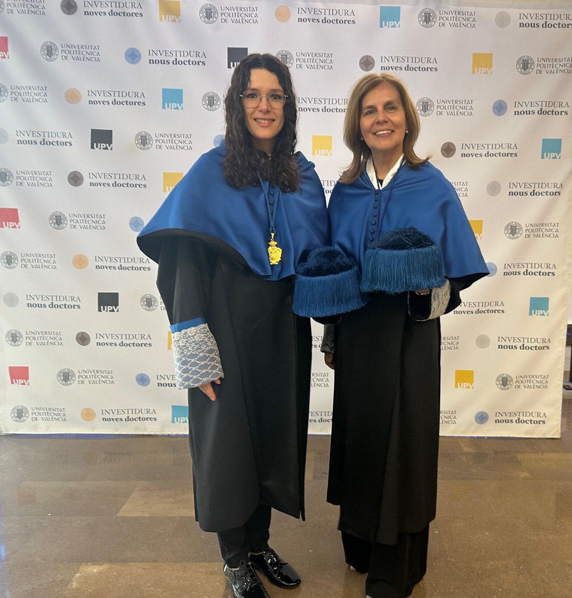 ElJanLe's tweet photo. 💡Acompañando a Andrea Moreno al acto de investidura de nuevos doctores de la ⁦@upvx⁩. Que gusto contribuir en la formación de las nuevas generaciones de investigadores!!! ⁦@emunereta⁩ @fihguv https://t.co/Sg5eMTvBFM