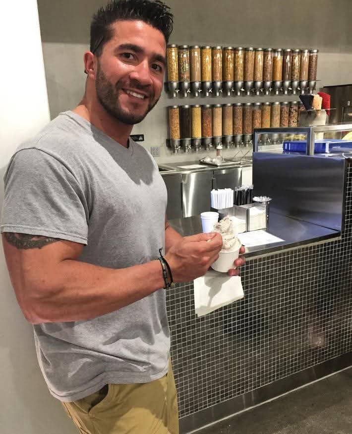 BryanParkr's tweet image. A little indulgence never hurt.
#usmc #No rush #just vibes.