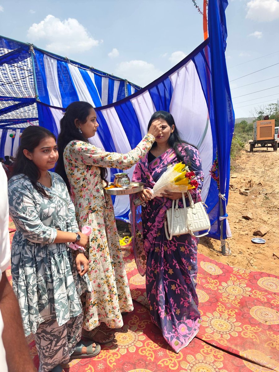 leelavativerma's tweet image. दिनांक 24अप्रैल 2026 को जमवारामगढ़, जयपुर "निशा सेवा फाउंडेशन" का भव्य उद्घाटन एवं प्रतिभा सम्मान समारोह कार्यक्रम में अतिथि के रूप में भाग लिया।
कार्यक्रम आयोजक कर्तव्यों को सफल कार्यक्रम की शुभकामनाएं एवं आभार।
@INCRajasthan @INCIndia 
@GovindDotasra #jaipur @TikaRamJullyINC