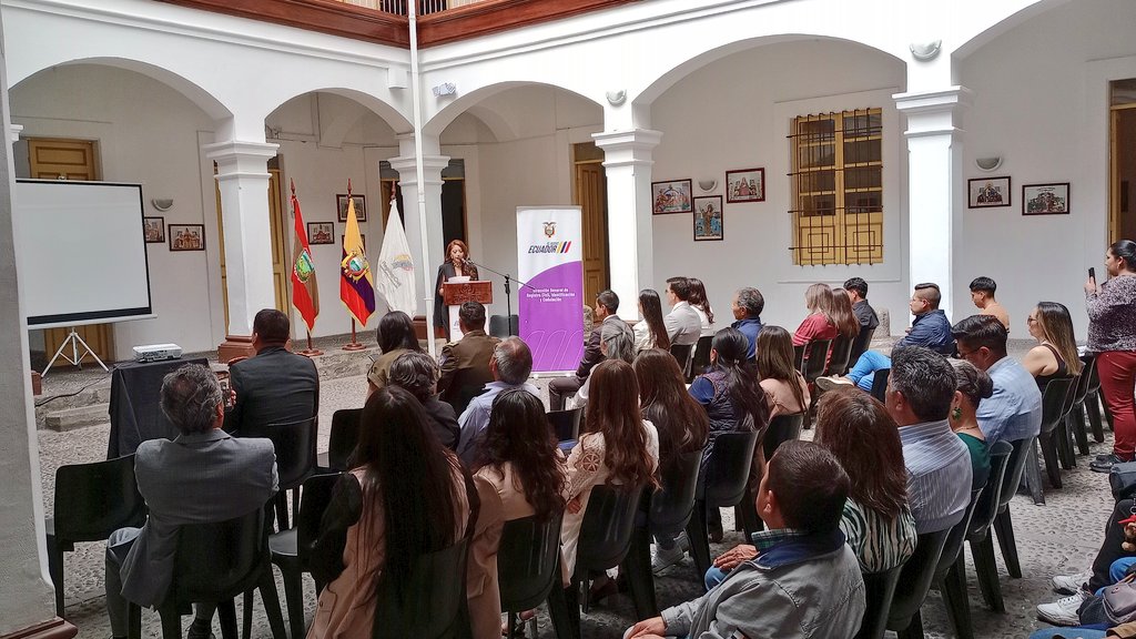 RCivil_Zona3's tweet photo. #RendiciónDeCuentas2025
 
✅Cumplimos con un ejercicio clave para la democracia, informamos de forma transparente las acciones ejecutadas por la Coord. Zonal 3 del @RegistroCivilec en Tungurahua.
 
La ciudadanía participa y vigila 👀, nosotros escuchamos atentos sus aportes✨. https://t.co/vzR4Wxh7Sh