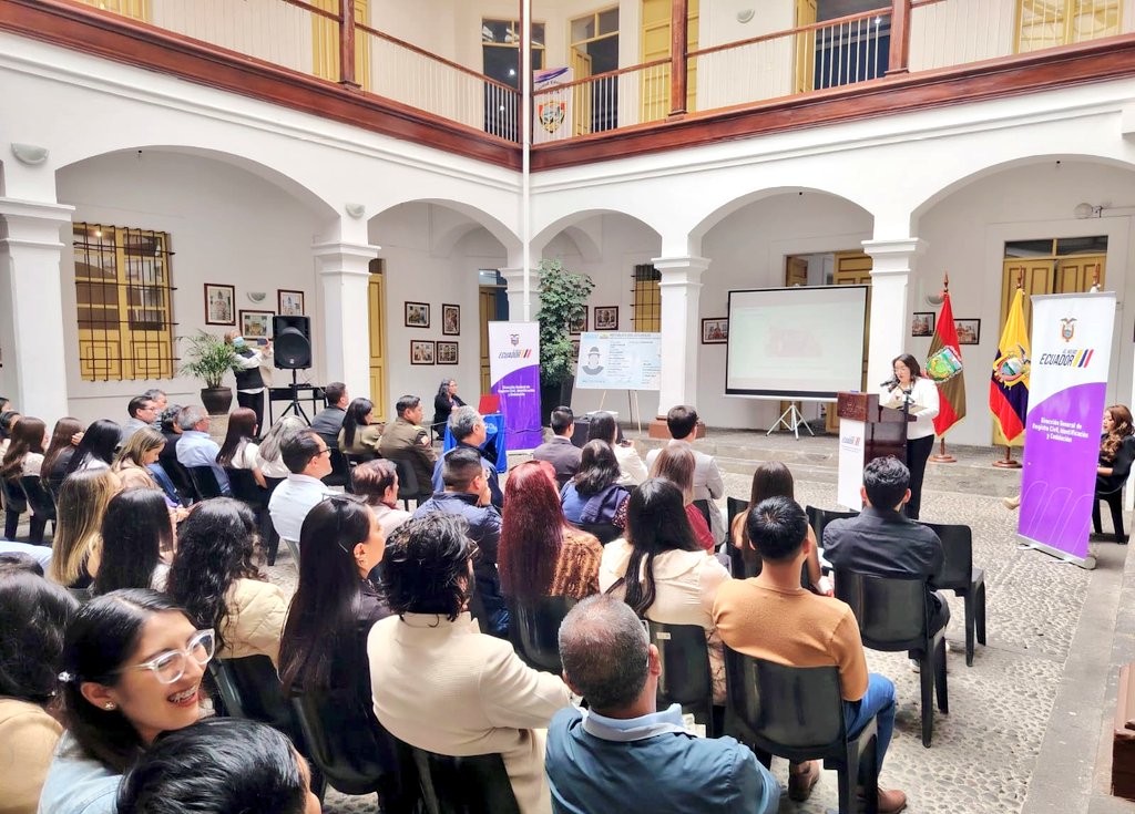 RCivil_Zona3's tweet photo. #RendiciónDeCuentas2025
 
✅Cumplimos con un ejercicio clave para la democracia, informamos de forma transparente las acciones ejecutadas por la Coord. Zonal 3 del @RegistroCivilec en Tungurahua.
 
La ciudadanía participa y vigila 👀, nosotros escuchamos atentos sus aportes✨. https://t.co/vzR4Wxh7Sh