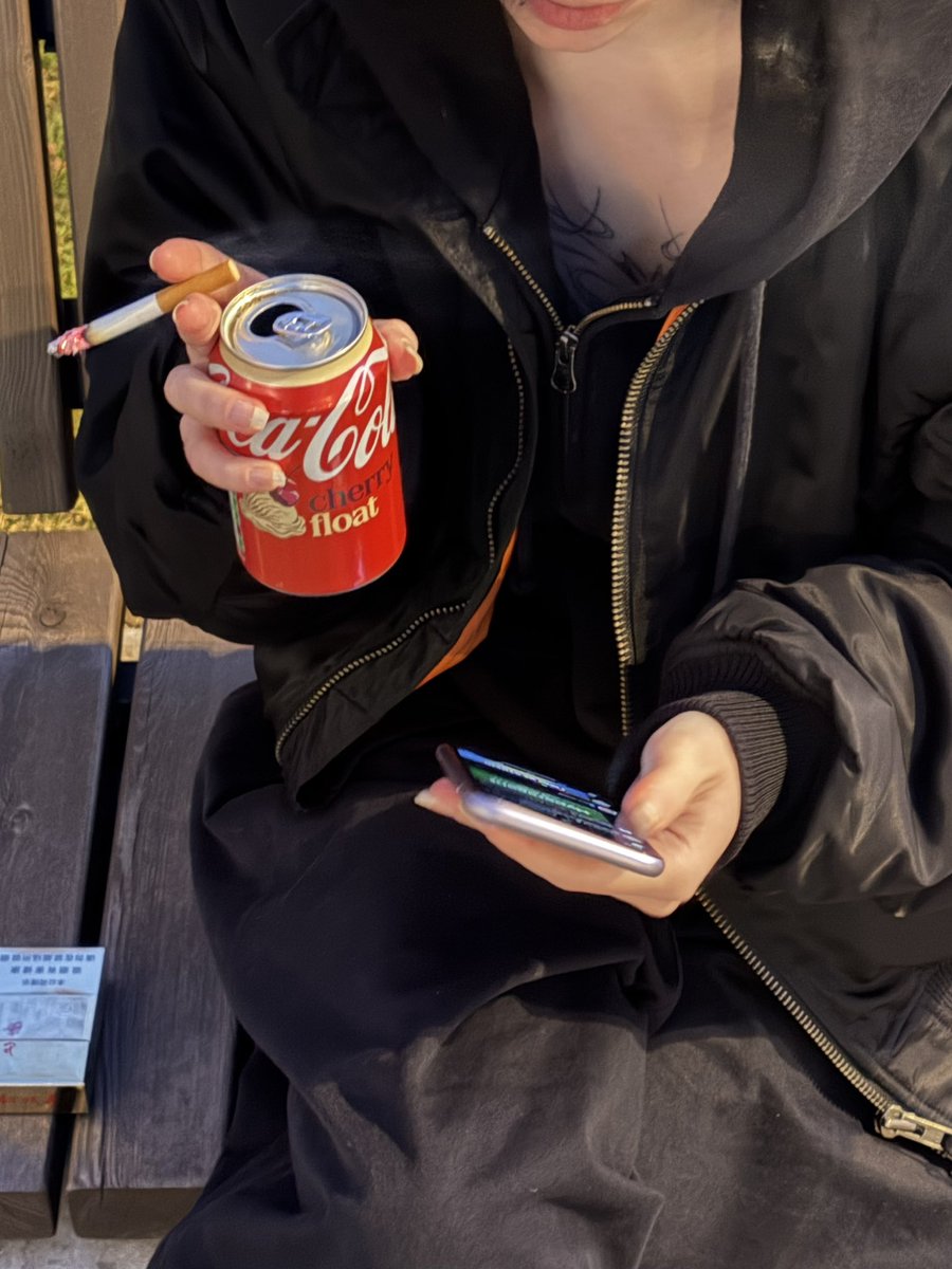 THE SMALL OTHER 𓆣 tweet media