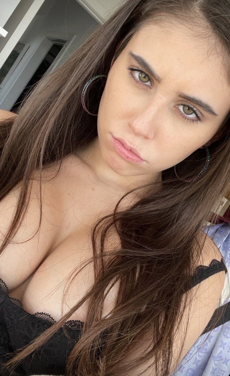 violet summer tweet media