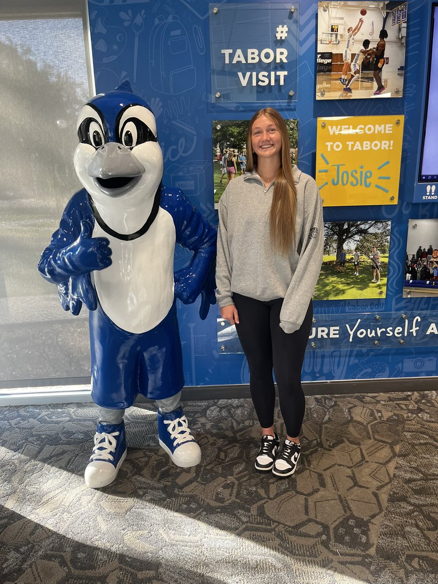 josiehaverkamp's tweet image. Thank you Tabor for a great visit! Go Bluejays! #unofficial #uncommitted2027 @TaborWBB