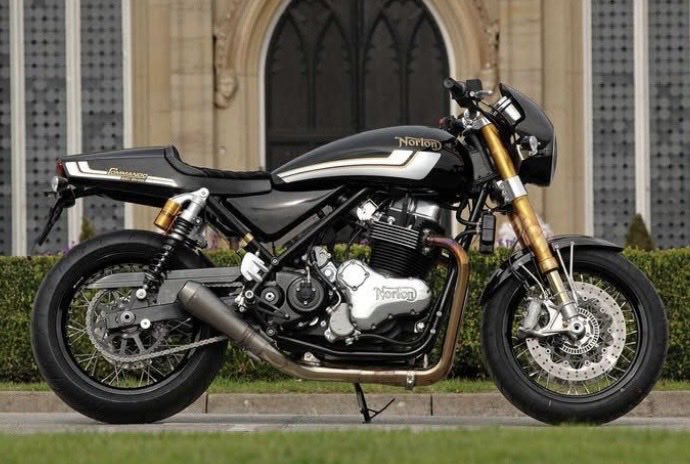 Moto_History's tweet photo. This Roadster version of the Norton Commando 961 is a great mix of old and new. #norton #modernvintage #classicdesign. #motorcycleenthusiasts https://t.co/DLKt5in8Lm