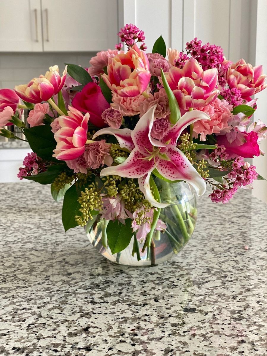 nyliava's tweet photo. “it’s just a flower”

ok and i’m just a girl https://t.co/HYT2MLjEoo