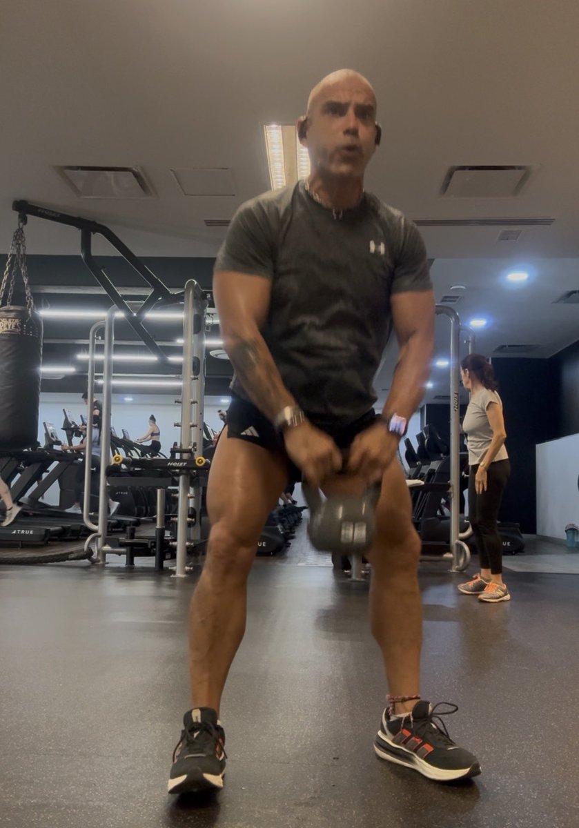 probest30's tweet image. La de #hoy y tú ya #entrenaste ? 
#workout #travel 
#gym #gaygym #lifestyle #viaja #goza #vive #GymLife #frio #gaylife #teamfrio