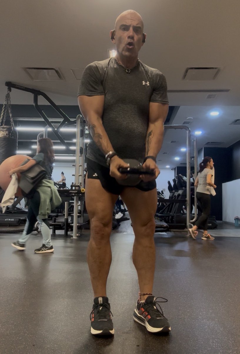 probest30's tweet image. La de #hoy y tú ya #entrenaste ? 
#workout #travel 
#gym #gaygym #lifestyle #viaja #goza #vive #GymLife #frio #gaylife #teamfrio