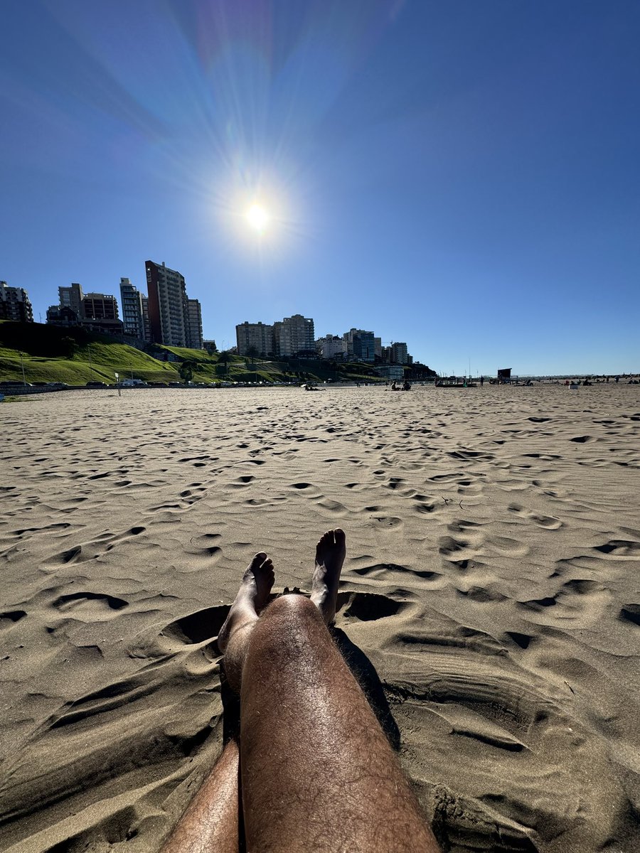 gabymenta's tweet image. 15:30 hs Viernes sale Playa   ,fin #HomeOffice Mar del Plata