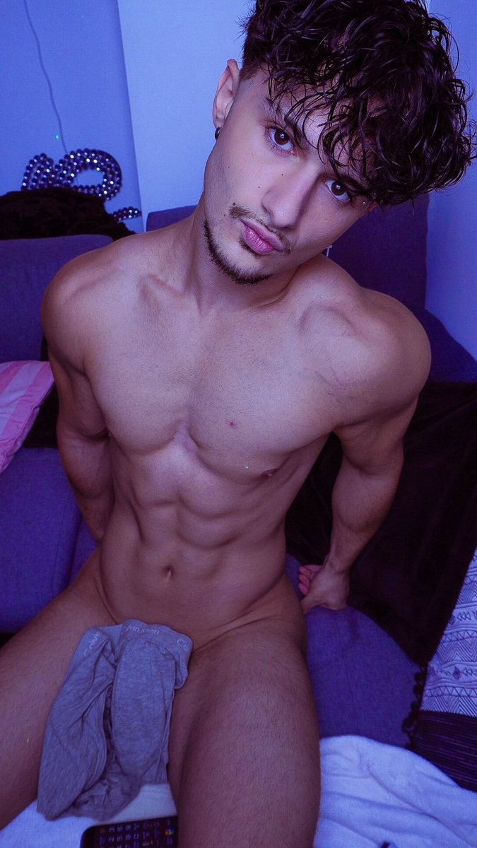 New French Twunk here tweet media