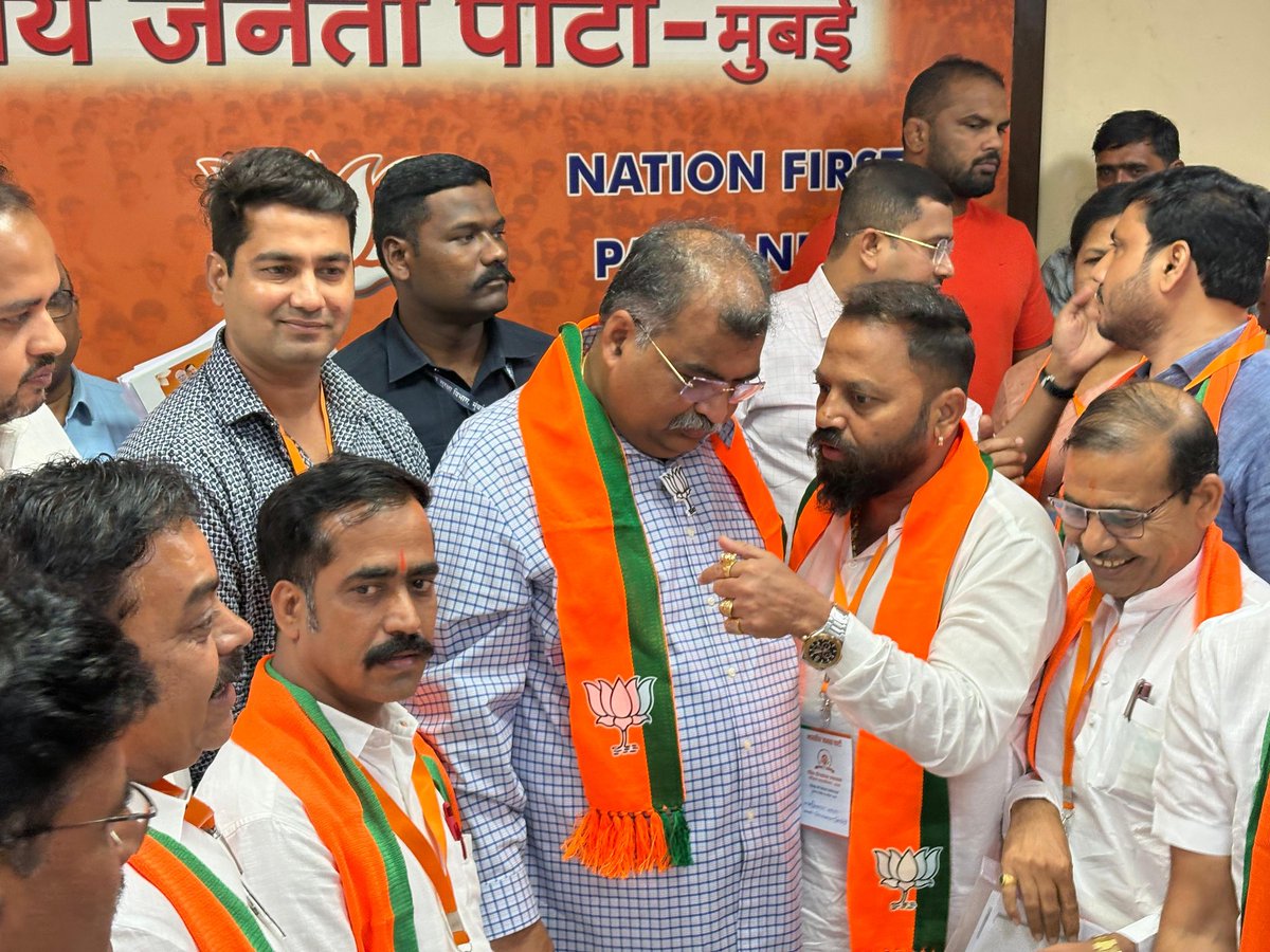 PareshChaughule's tweet photo. पंडित दीनदयाल उपाध्याय प्रशिक्षण महाअभियान अंतर्गत पश्चिम महाराष्ट्र, ठाणे, कोकण व मुंबई विभागाची कार्यशाळा उत्साहात पार पडली. सदर कार्यशाळेत उपस्थित राहून वरिष्ठांचे मार्गदर्शन घेतले. https://t.co/yj55xOgx3j