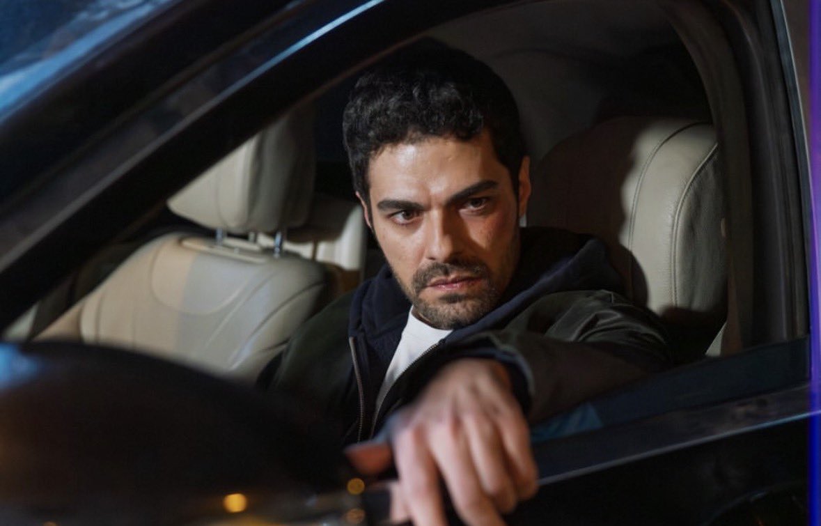 #GökberkYıldırım bu akşam #KızılcıkŞerbeti'ne veda ediyor.

K - Birsen Altuntaş