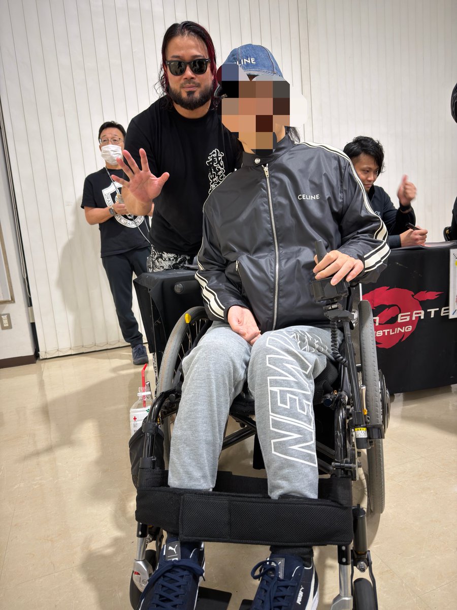 BkRi38238's tweet image. KAIももちろん行ってきた😂
いっぱい話したドリーム戦良かったし本間スプラッシュプランチャーめっちゃ好きやったから封印解くか思った言うてロブヴァンダムに影響されてたって教えてくれた！
大仁田厚も話もめっちゃした多分テーピングとか似てるよな今度聞こ👍
KAIはずっと応援する
#DRAGONGATE
#KAI