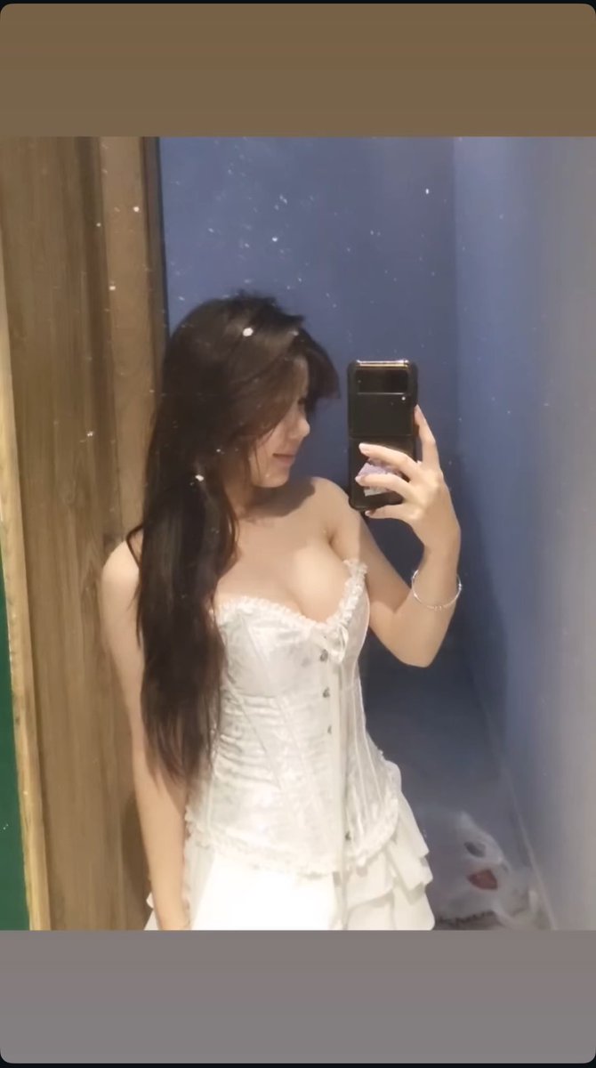 Con đĩ của bạn cũng là con đĩ của tôi tweet media