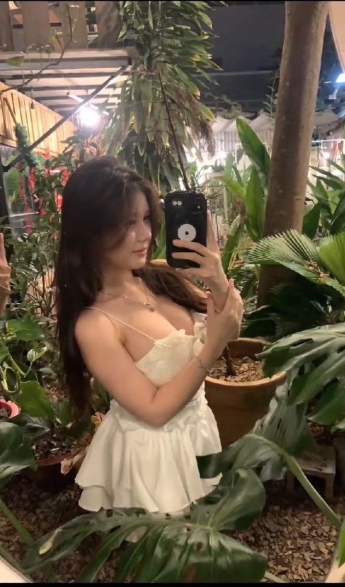 Con đĩ của bạn cũng là con đĩ của tôi tweet media