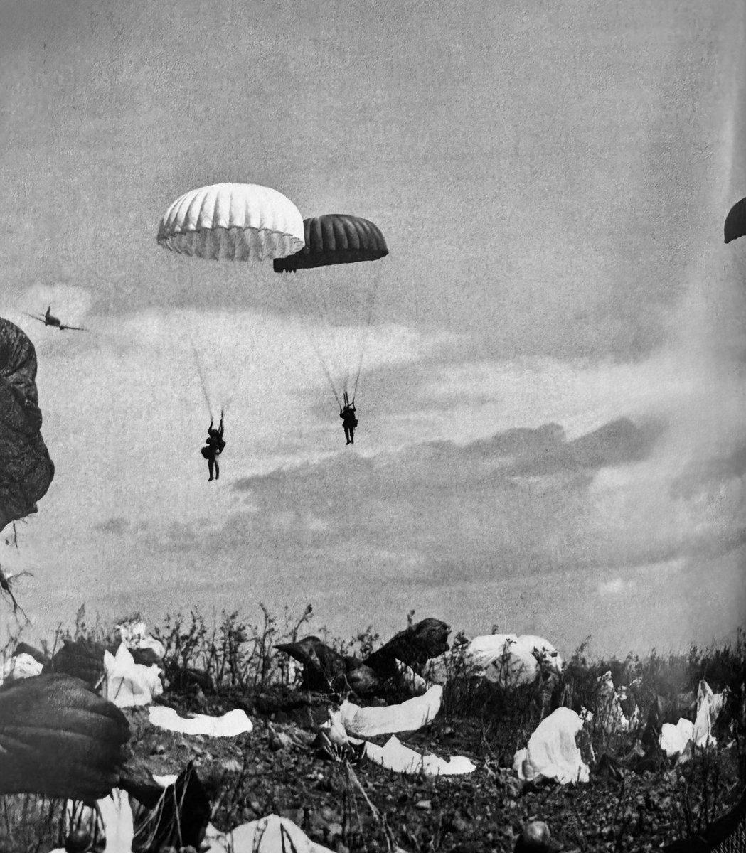TheWorldatWar2's tweet photo. Paratroopers from the US 503rd PIR descend on to the Japanese occupied island of Corregidor, Philippines, Feb 1945 #corregidor #philippines #paratrooper #airborne #pir #parachute #pacific https://t.co/LOYBbL269q