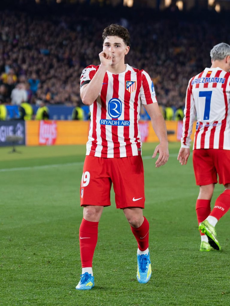 Which of these player would fit more in Hansi flick system and can you tell me why ? 

A . oshimen                 B . Alvarez