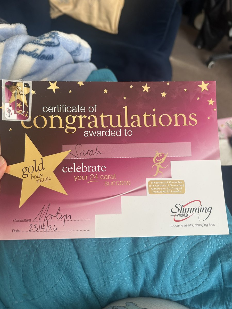 geekyloveofbook's tweet image. Last night I got my gold award for exercise @SlimmingWorld 
It’s been good for my mental and physical health to go out and do consistent exercise. #bodymagicaward #slimmingworlduk #exercise #mentalhealthhelp #walkingismynewtherapy