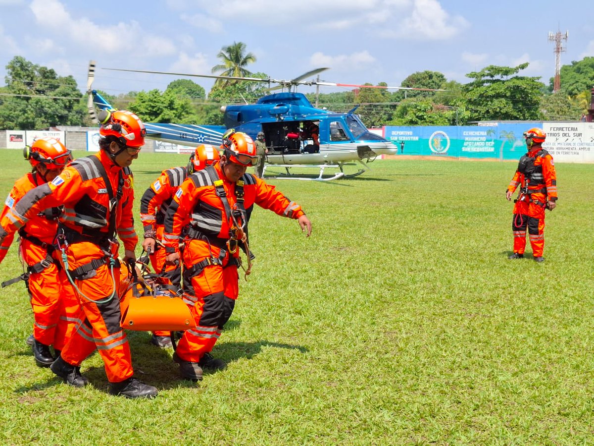 ConredGuatemala's tweet image. #Retalhuleu Durante el último día del Ejercicio “Puente Aéreo RAPAZ 2026” se realiza la Operación Peregrino, que consiste en evacuación aeromédica #MEDEVAC y rescate de personas. De esta manera el Sistema CONRED fortalece su preparación, coordinación y respuesta ante emergencias.