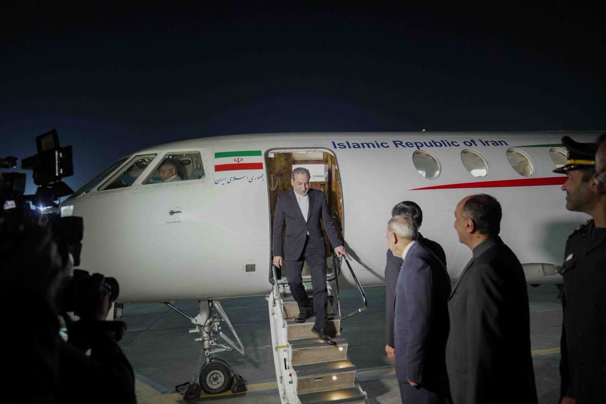 Political_Up's tweet image. Iranian FM #AbbasAraghchi arrives in #Islamabad on a regional tour, with stops in Oman and Moscow ahead. #Tehran eyes post-war Strait of Hormuz management, while the #WhiteHouse pushes for a signal to send a deal-making team.