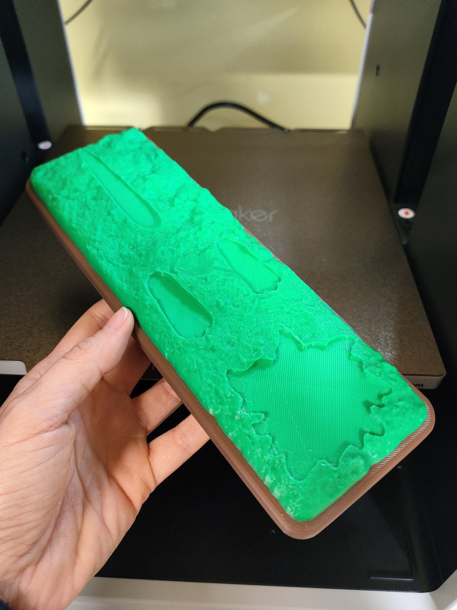 Randomizy3D's tweet image. Does this give you a better idea of the design I'm printing?

#WIP #3Dprinting