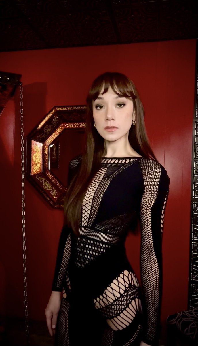 TheRealDOIAZ's tweet image. Thank Goddess, it's Friday with Mistress Claire in the studio @TheRealDOIAZ #mistressclaire #lifecoach