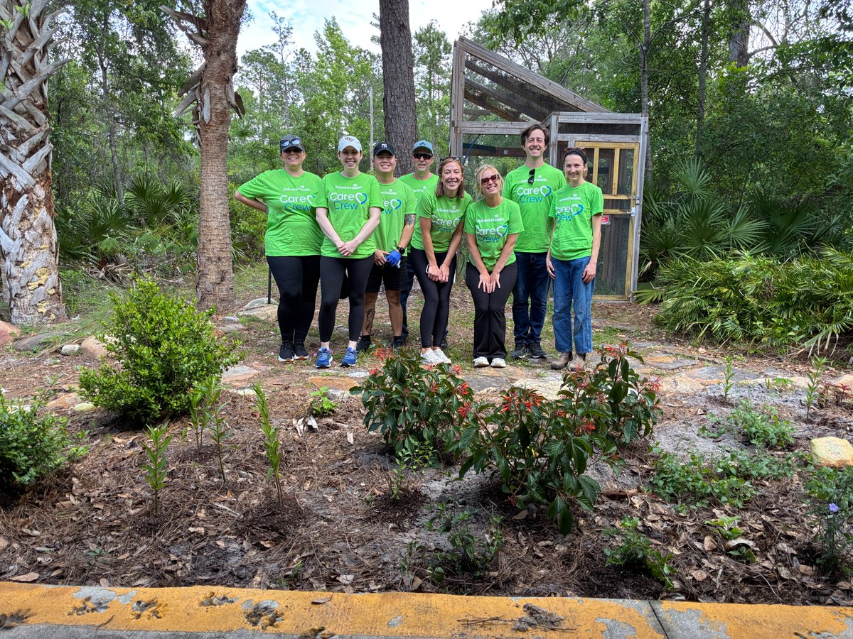 SERVProgram's tweet image. We had a fantastic #EarthDay morning with @AdventHealthCFL! 🌎We replanted the Water Conservation Demonstration Garden next to the Environmental Studies Center with 50 #nativeplants. Great job, everyone! @seminolecounty  #savewater